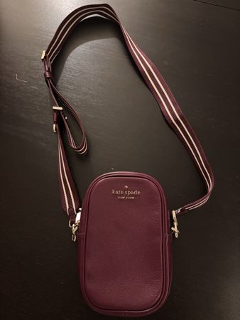 Neuwertige Kate Spade Umhängetasche, Originalpreis USD 249.-