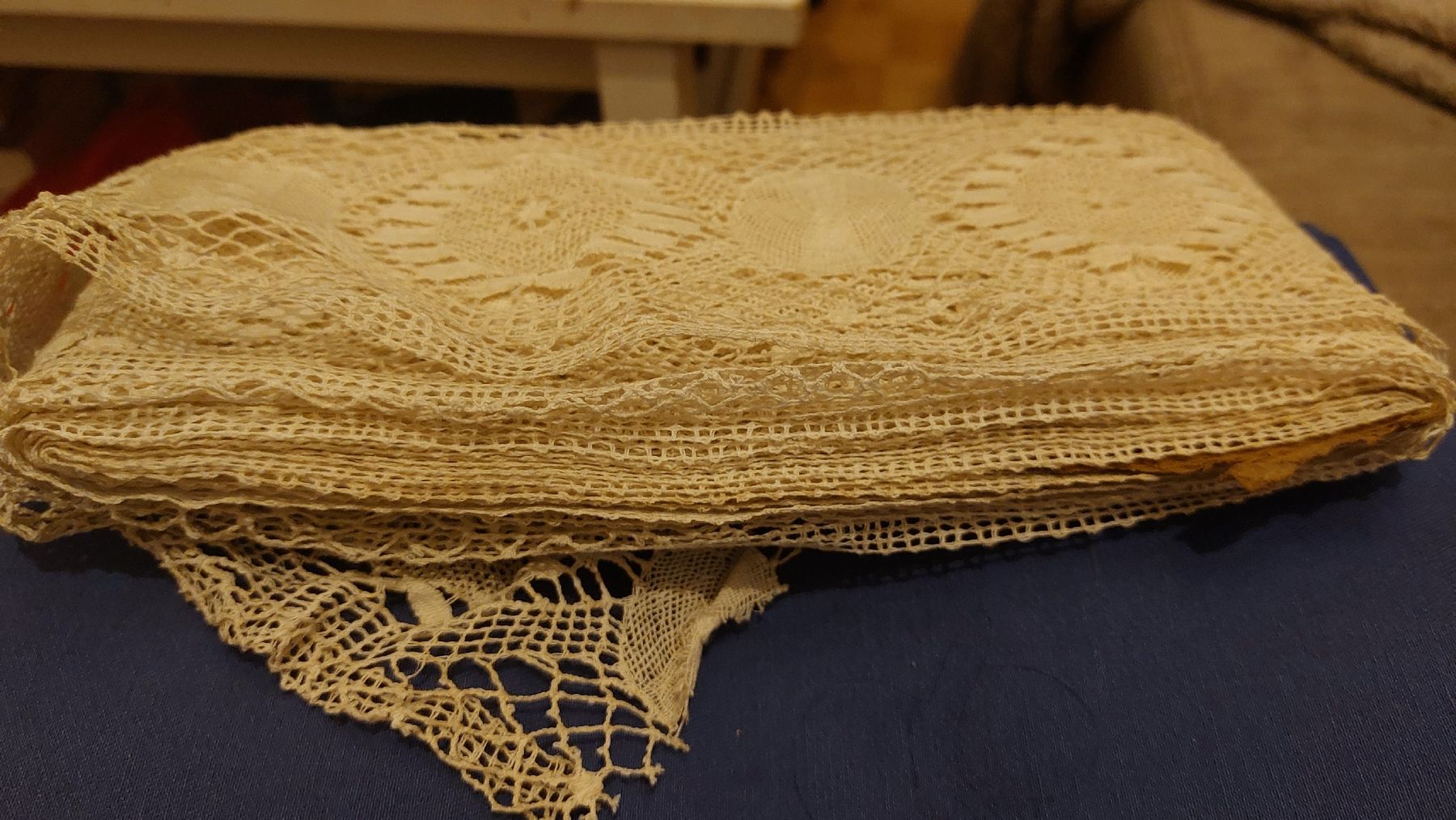 Nastri decorativi: Wunderschönes altes Spitzenband, Vintage, Handarbeit – Usato da Niedergösgen venduto da Bertiana 2