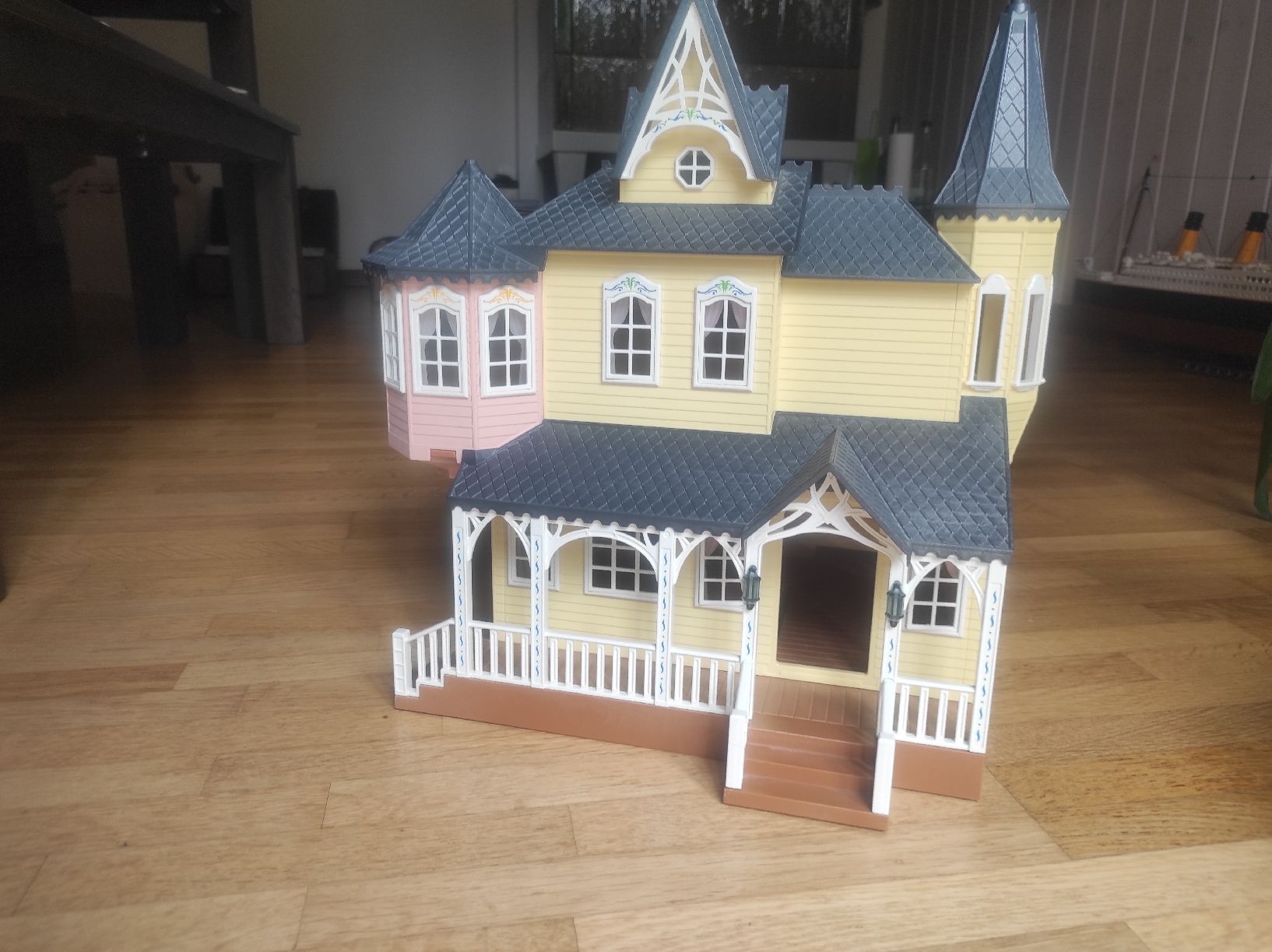 Jouets: Spiel-Villa – D'occasion à Romanshorn par dan_hxj9