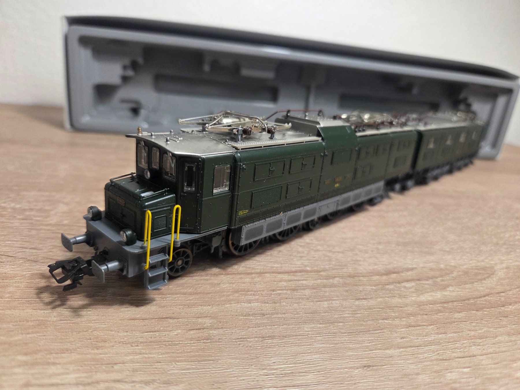 Trix Modellini di ferrovie: Trix E-Lok Serie Ae 8/14 SBB H0 – Usato da St-Aubin-Sauges venduto da Lo_Go 3