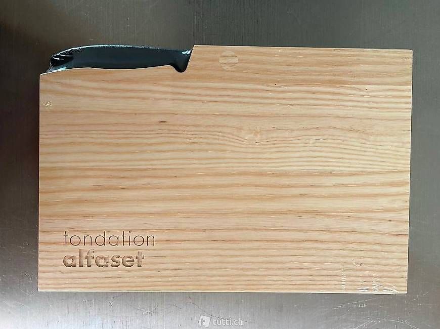 Articoli in legno: Schneidebett Set Holz Messer – Nuovo e nell'imballaggio originale da Aarburg venduto da Qin3ze