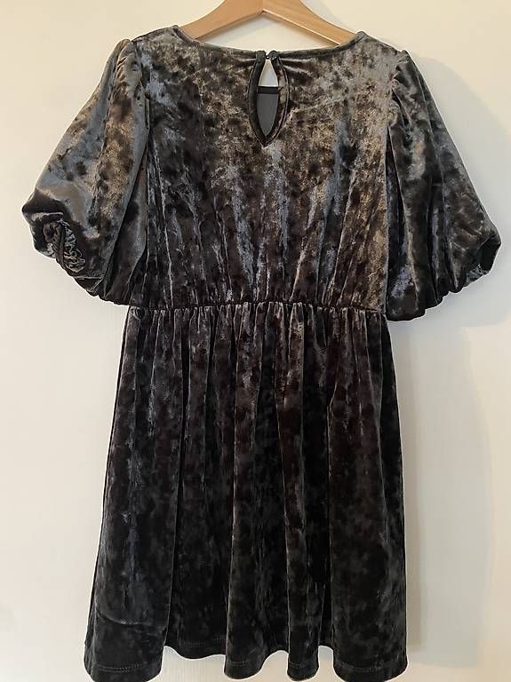 Vestiti & Gonne: Festkleid,Samt, Gr. 110/116 – Usato da Winterthur venduto da edy_d2hh 1