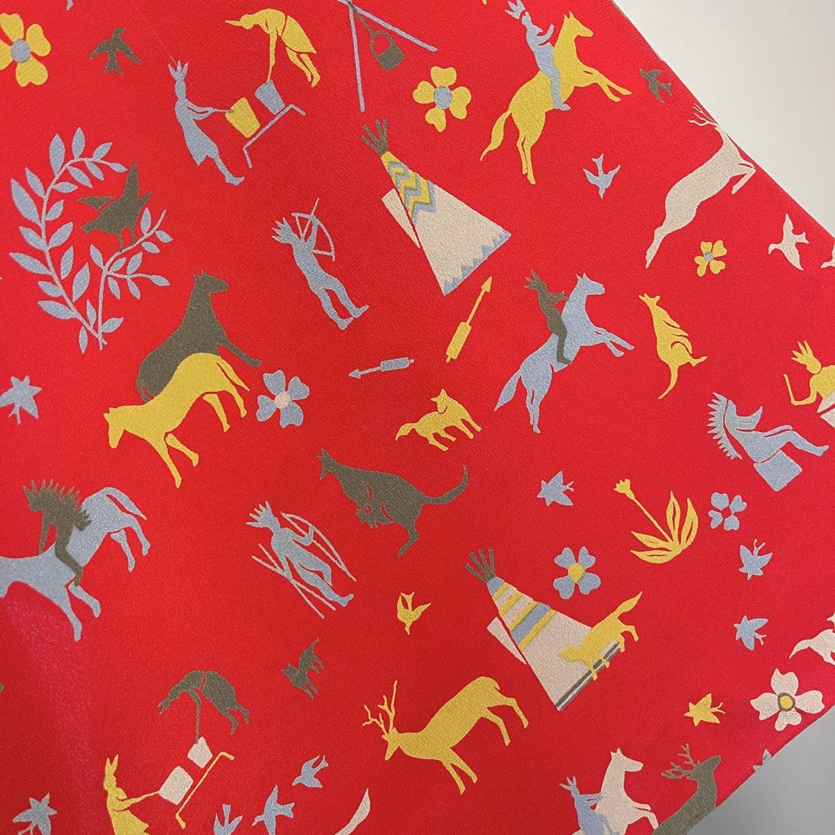 Fabric Frontline Foulard & Sciarpe: FABRIC FRONTLINE Silk Scarf – Nuovo (secondo la descrizione) da Emmen venduto da Avviivva_Com2023 3