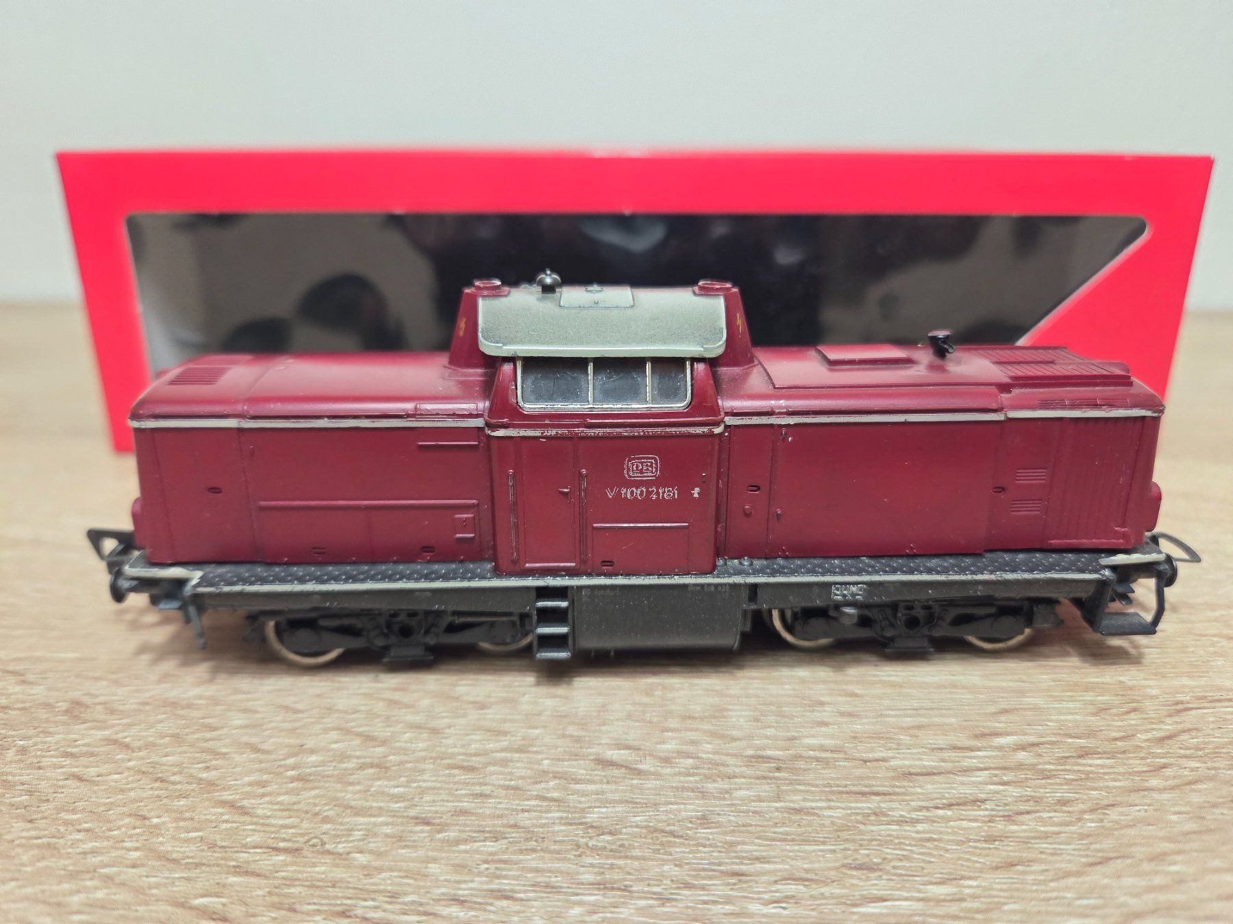 Fleischmann Modellini di ferrovie: Fleischmann Diesellok V100 DB H0 – Usato da St-Aubin-Sauges venduto da Lo_Go 1
