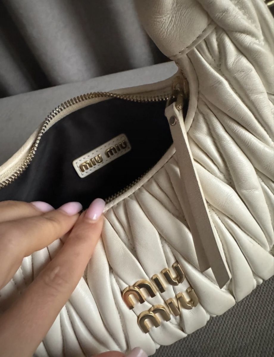 Miu Miu Sacs femmes: Miu miu bag – D'occasion à Dietikon par dom_pvq5 1