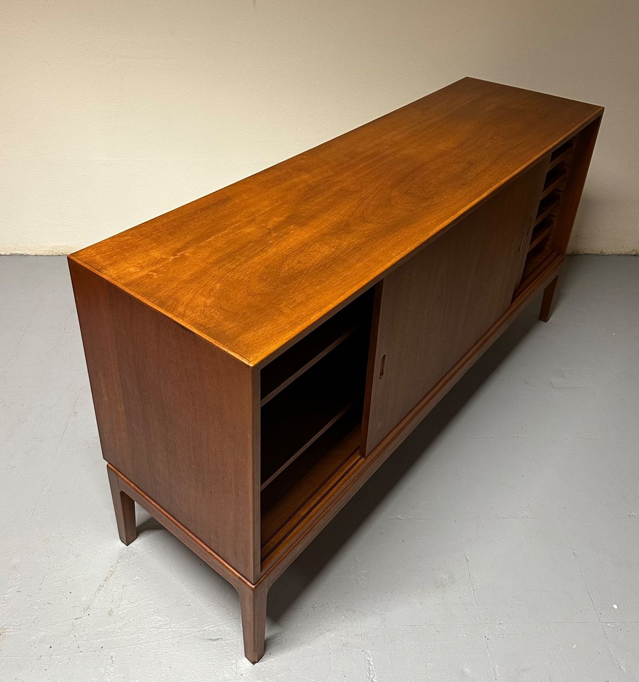 Knoll Cassettiere: MidCentury Teak Sideboard 1950er MCM Dänemark – Usato da Basel venduto da MidMod20C 5