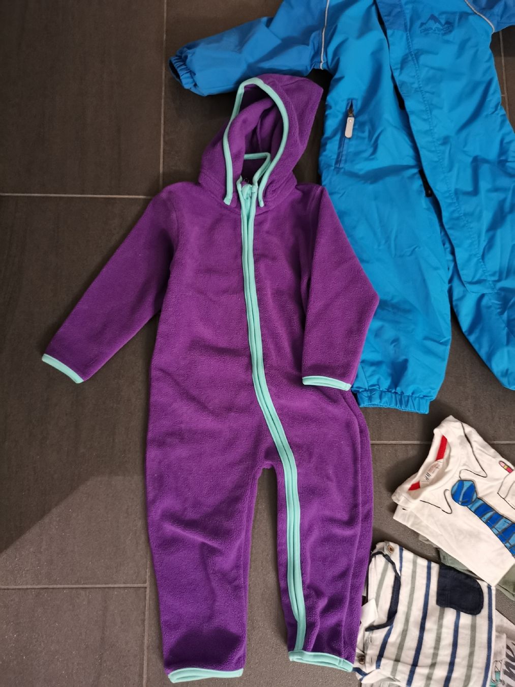 Lotti & Set di vestiti: grosses Kleiderset – Usato da Matzendorf venduto da hauli2 6
