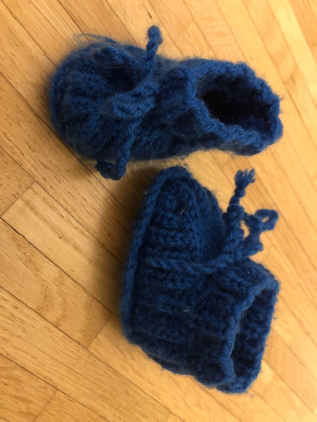 Chaussettes enfants: Gestrickte Babysocken – D'occasion à Lupsingen par sta_wgg5 1