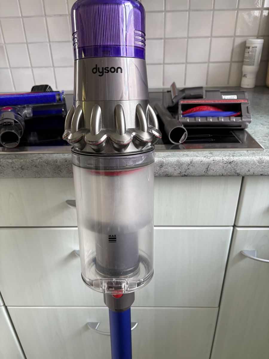 Dyson Aspirapolveri & Accessori: Dyson v11 Akku Staubsauger  – Usato da Hittnau venduto da Brugab 2
