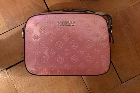 Sac à main Guess neuf,  vernis rose et un blanc