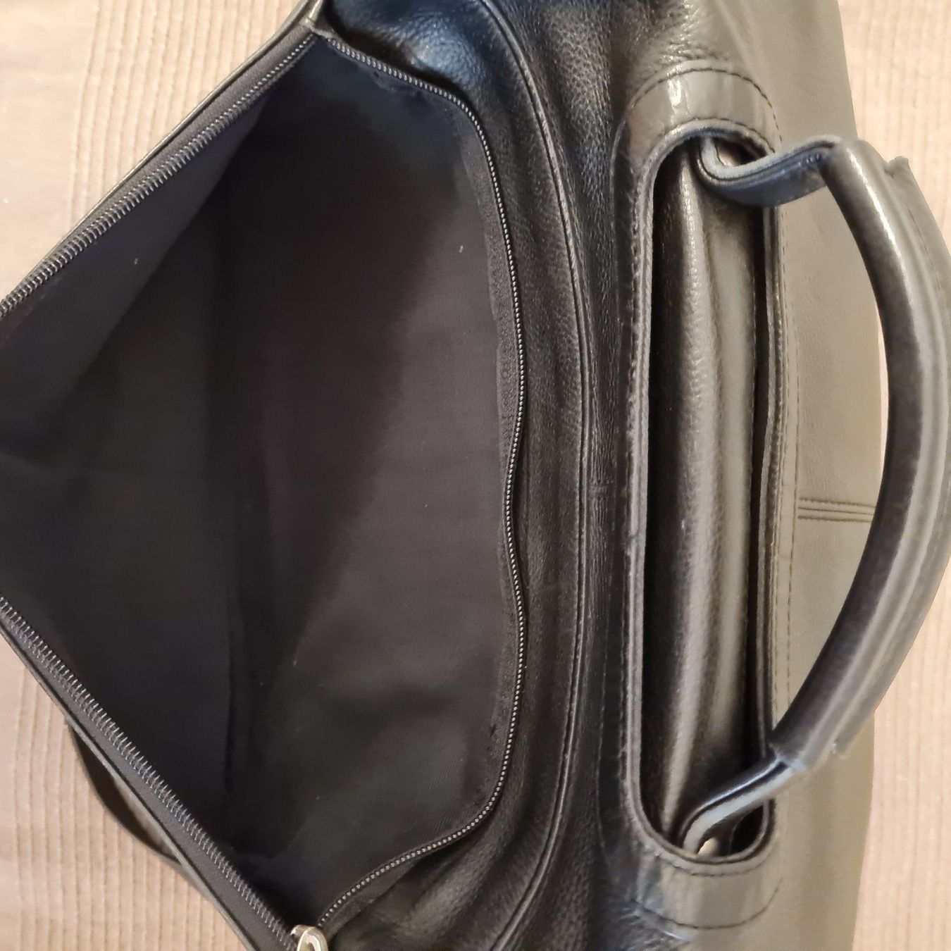 Borse: Laptop Tasche Leder Schwarz – Usato da Turgi venduto da vivizz 7