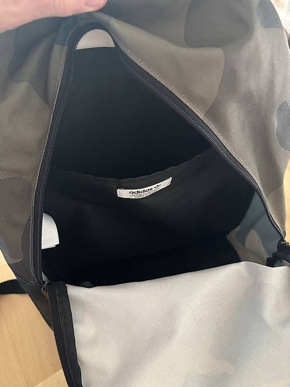 Adidas Sacs à dos: ADIDAS Tagesrucksack – D'occasion à Worb par Gigi07 2