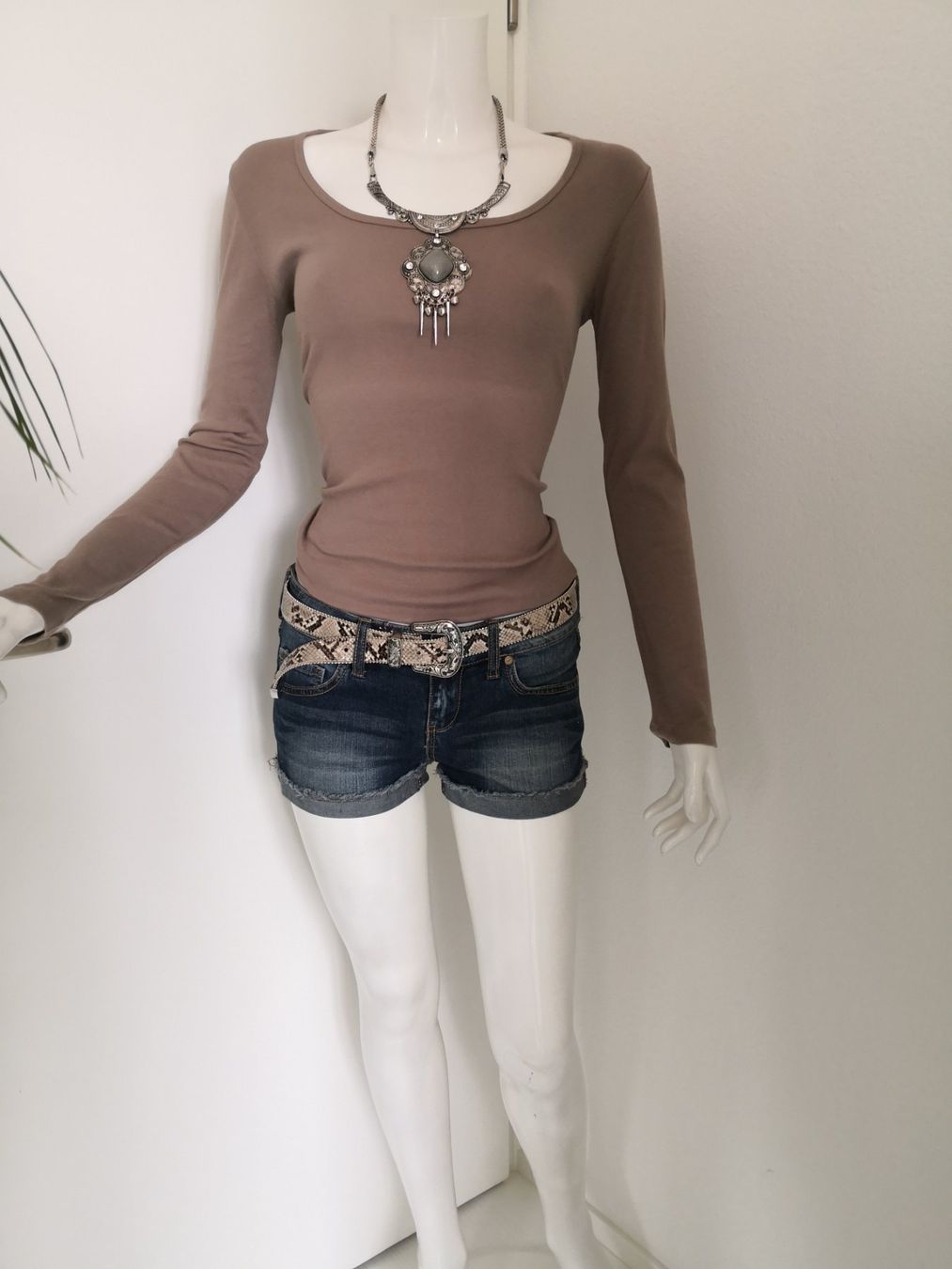 Mango T-shirt: 🤩MANGO LANGARM T-SHIRT BRAUN – Usato da Olten venduto da Naja-Twins-Twins 6