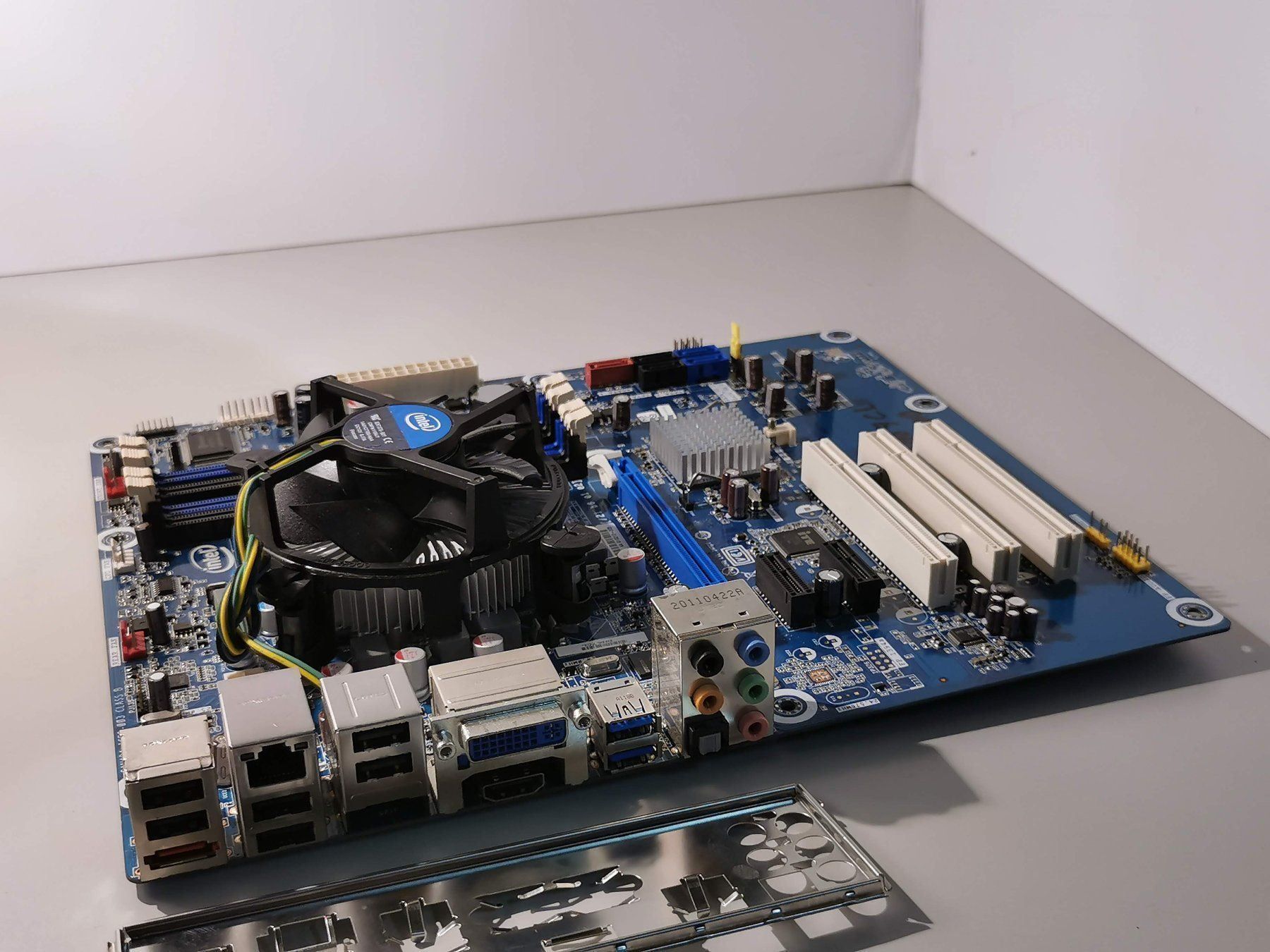 Intel Schede madri: Intel DH67CL + i5 2400 – Usato da Ecublens VD venduto da Netfinity