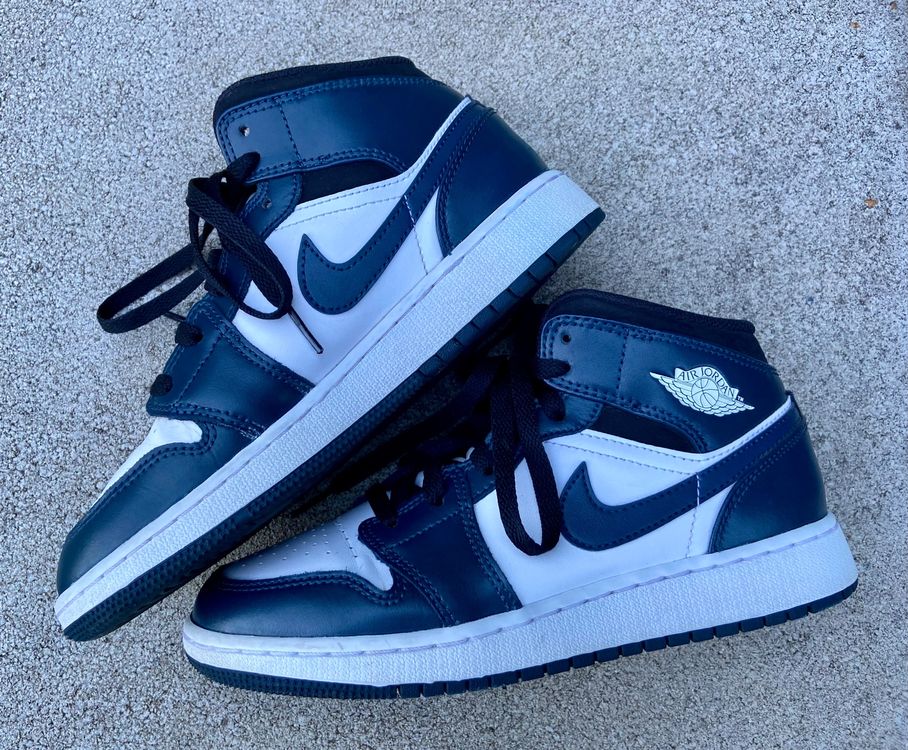 Jordan Chaussures hommes: Nike Air Jordan 1 Mid Bleu/Blanc, 37.5 – Neuf (Voir description) à Moutier par chicboutique 1