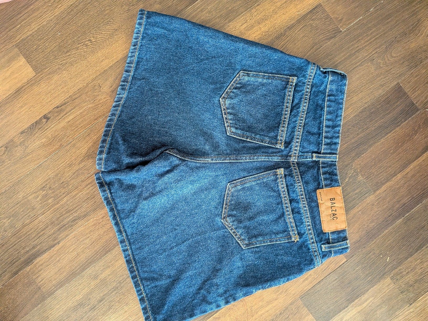 Jeans: Short en jean Balzac - 36 – Nuovo (secondo la descrizione) da BIEL/BIENNE venduto da C.oralie 2