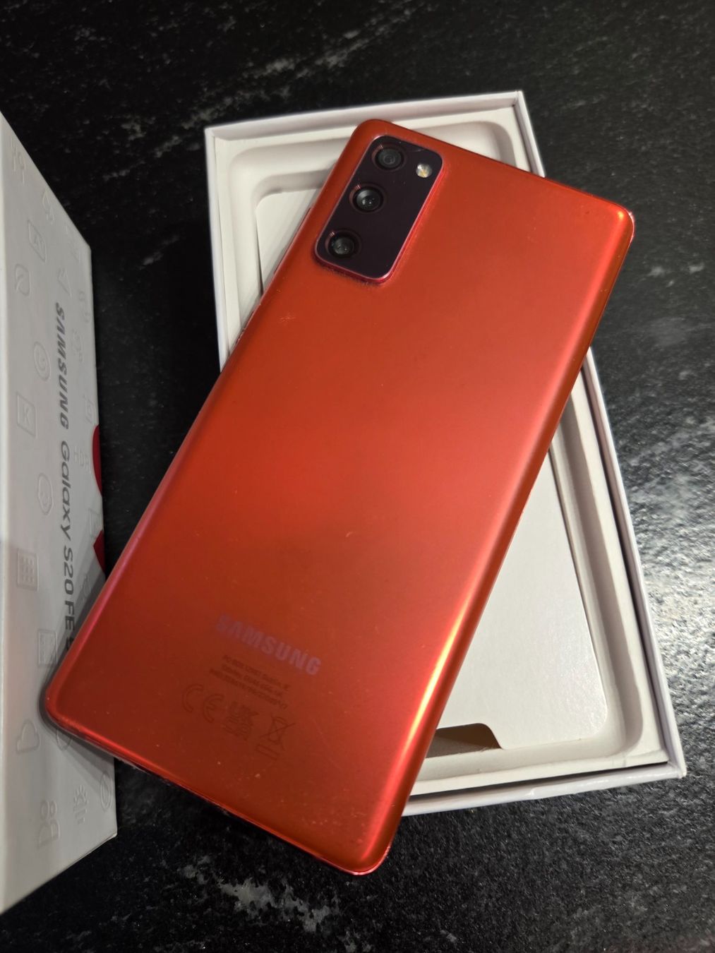 Samsung Telefoni cellulari / Smartphones: SAMSUNG Galaxy S20 FE 5G – Usato da Gossau ZH venduto da vista22 1