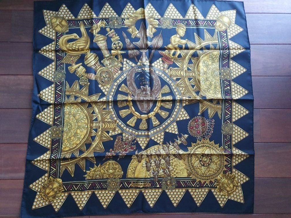 Hermès Foulard & Sciarpe: HERMÈS L'Or du Chefs – Nuovo (secondo la descrizione) da Wollerau venduto da Siamginger