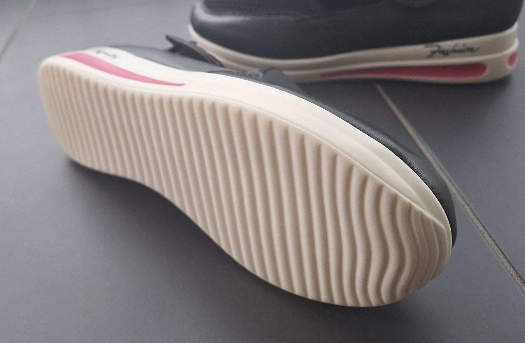 Scarpe da donna: Freizeit, Arbeitschuhe Damen Neu/ Ungetragen Gr.38 – Nuovo (secondo la descrizione) da Sissach venduto da luvama 2