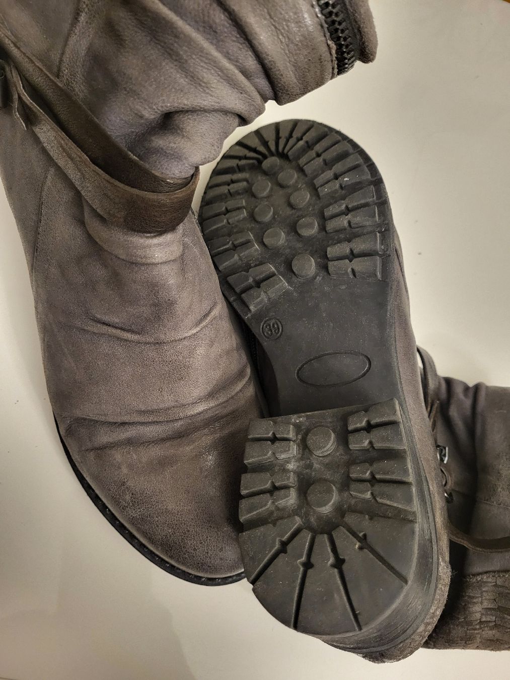 Globus Scarpe da donna: Lederstiefel von Globus, Gr. 39 – Usato da Nidau venduto da Maltesers71 3