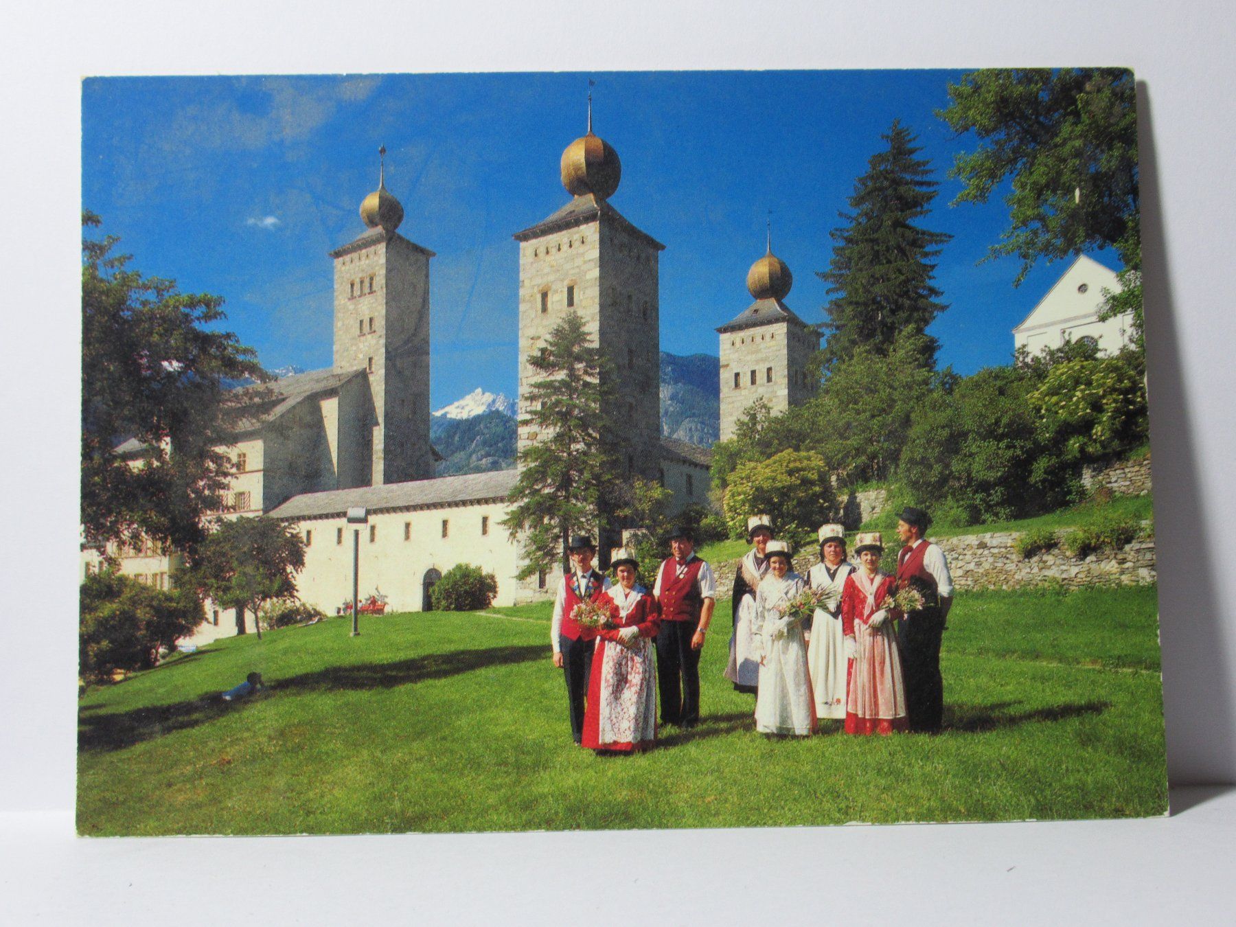 Cartoline postali: Brig , Stockalperschloss , Tracht – Nuovo (secondo la descrizione) da Grenchen venduto da Bluemchen1900