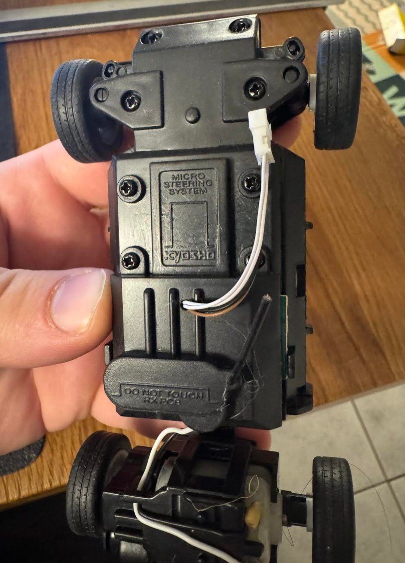 Kyosho RC Modellbau: Kyosho Châssis Mini-Z avec radiocommande – Defekt aus Trélex von Arnaudyak 2