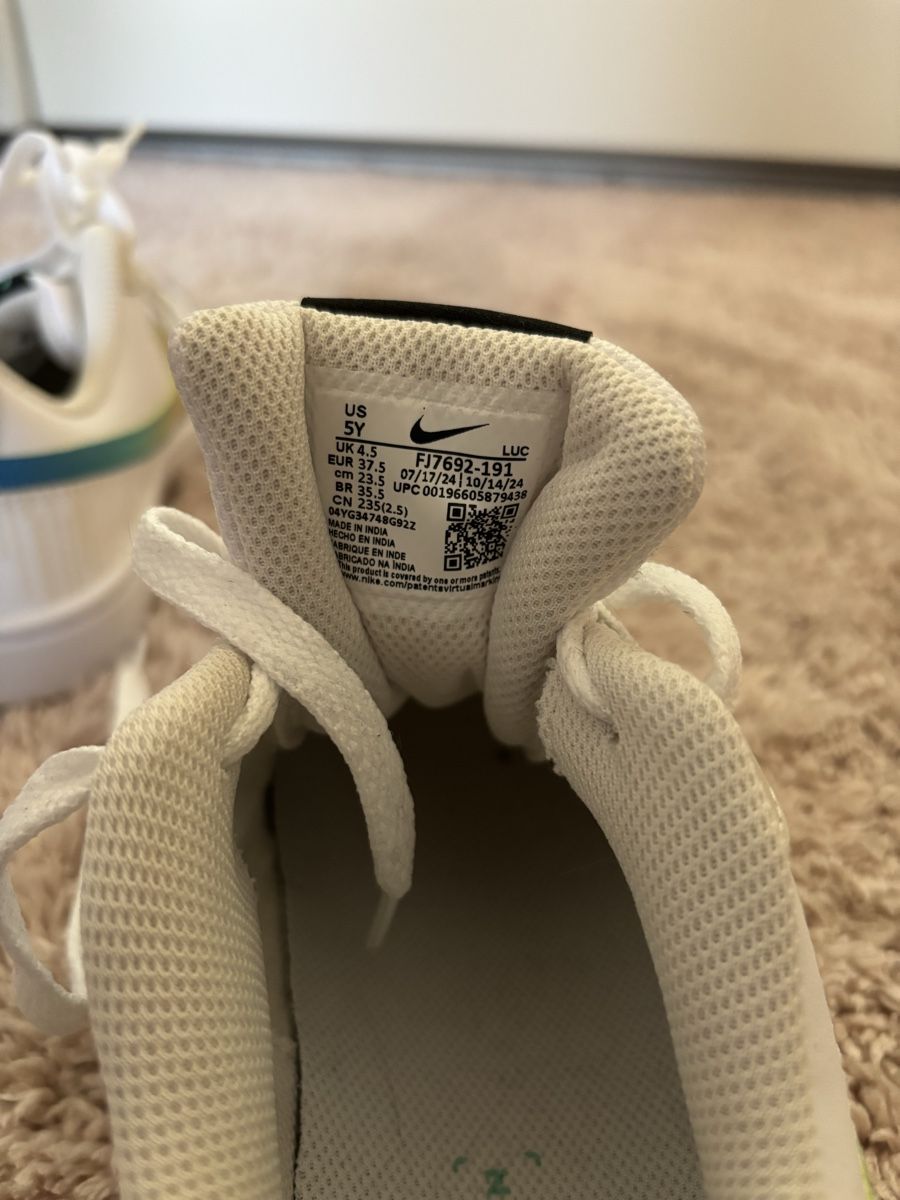 Nike Damenschuhe: Nike Sneaker – Neu (gemäss Beschreibung) aus Rechthalten von Stephi_03 2