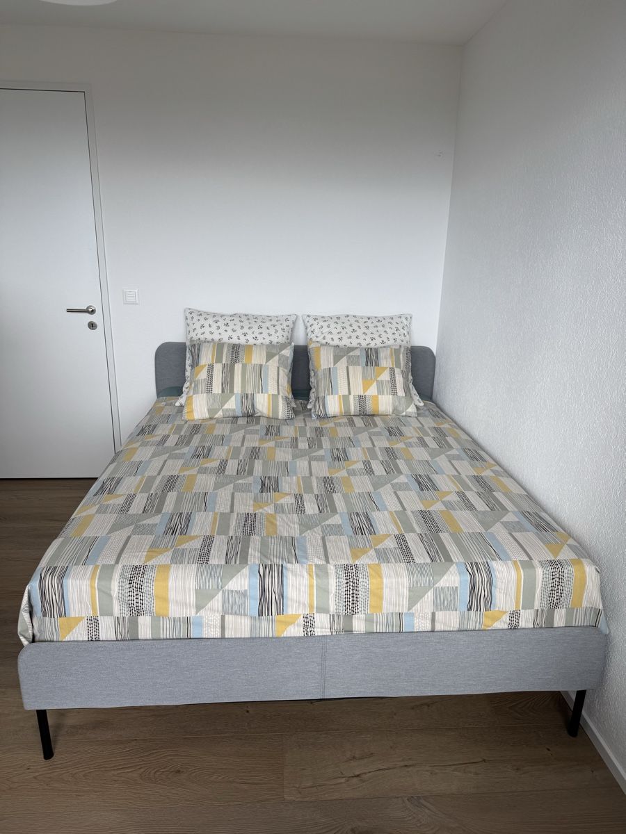 Ikea Letti: Ikea bed frame with mattress – Nuovo (secondo la descrizione) da Dübendorf venduto da Alicia.M