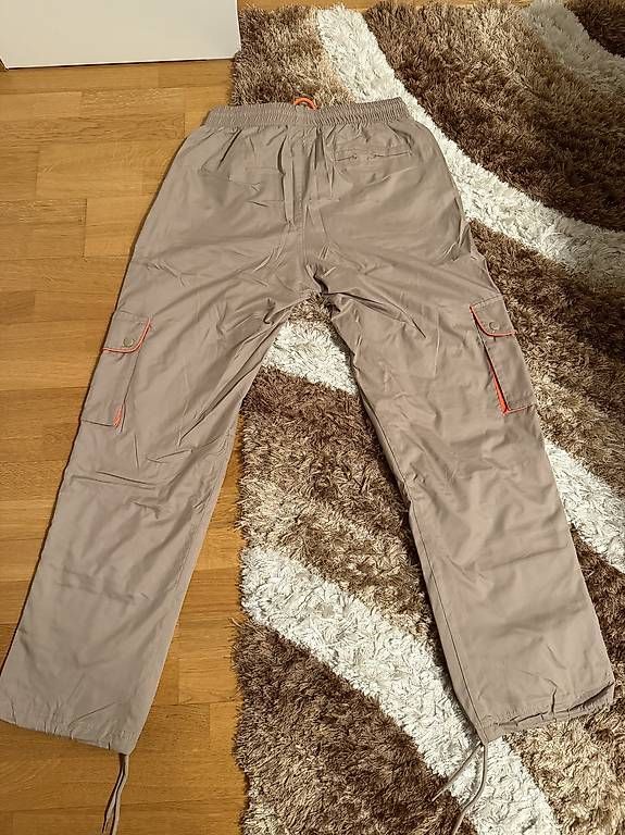 Hosen: Reebok Classic Trainer Beige – Gebraucht aus Egnach von hrid 2