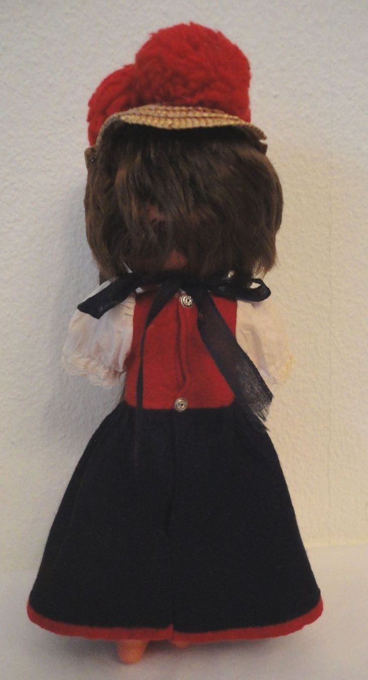 Bambole: Vintage Trachtenpuppe "Schwarzwaldmädel" – Usato da zürich venduto da parts5060 4