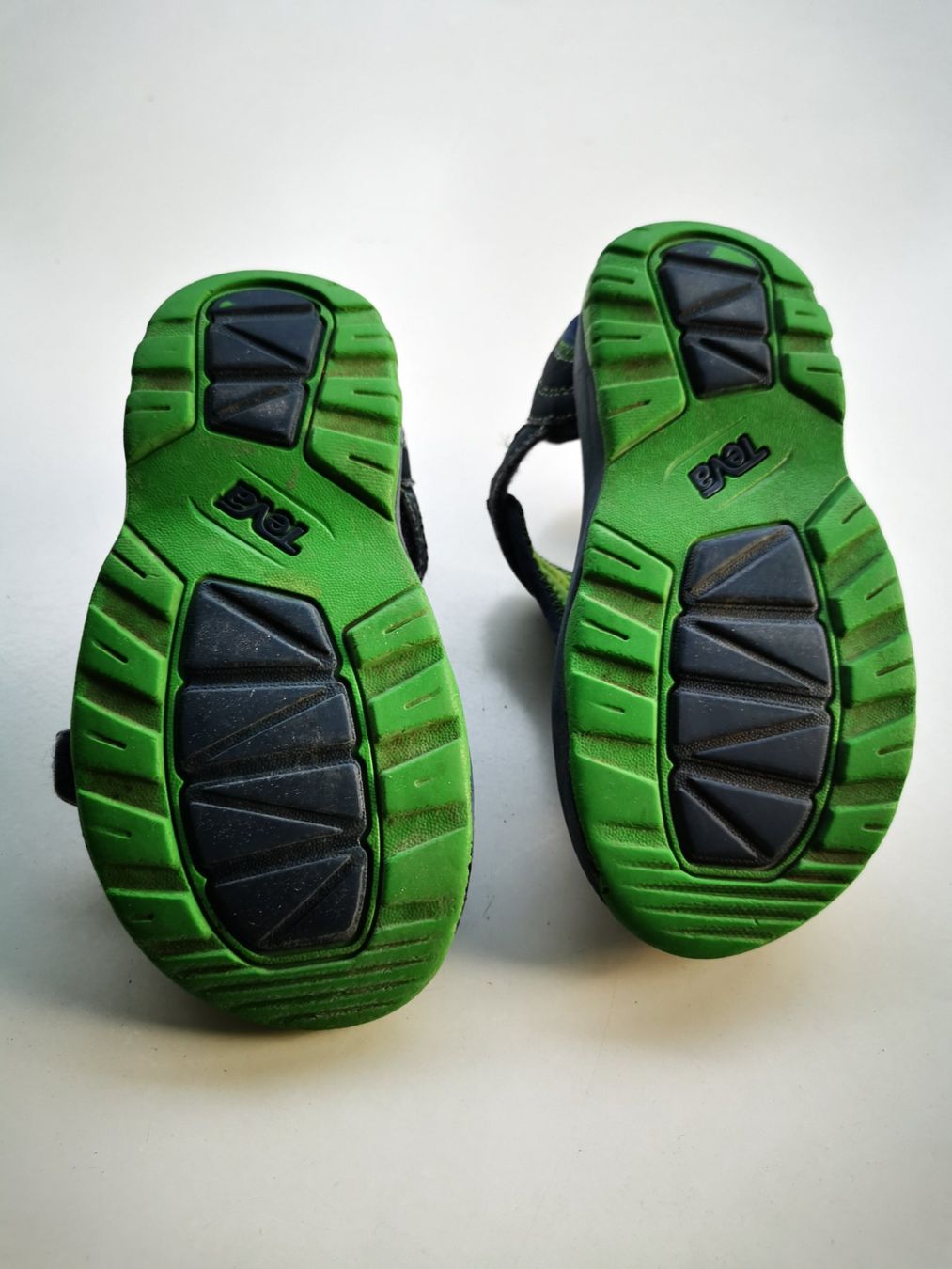 Teva Scarpe per ragazzi: Teva Sandalen, Gr. 27-28 – Usato da Bremgarten venduto da MatthewR 1