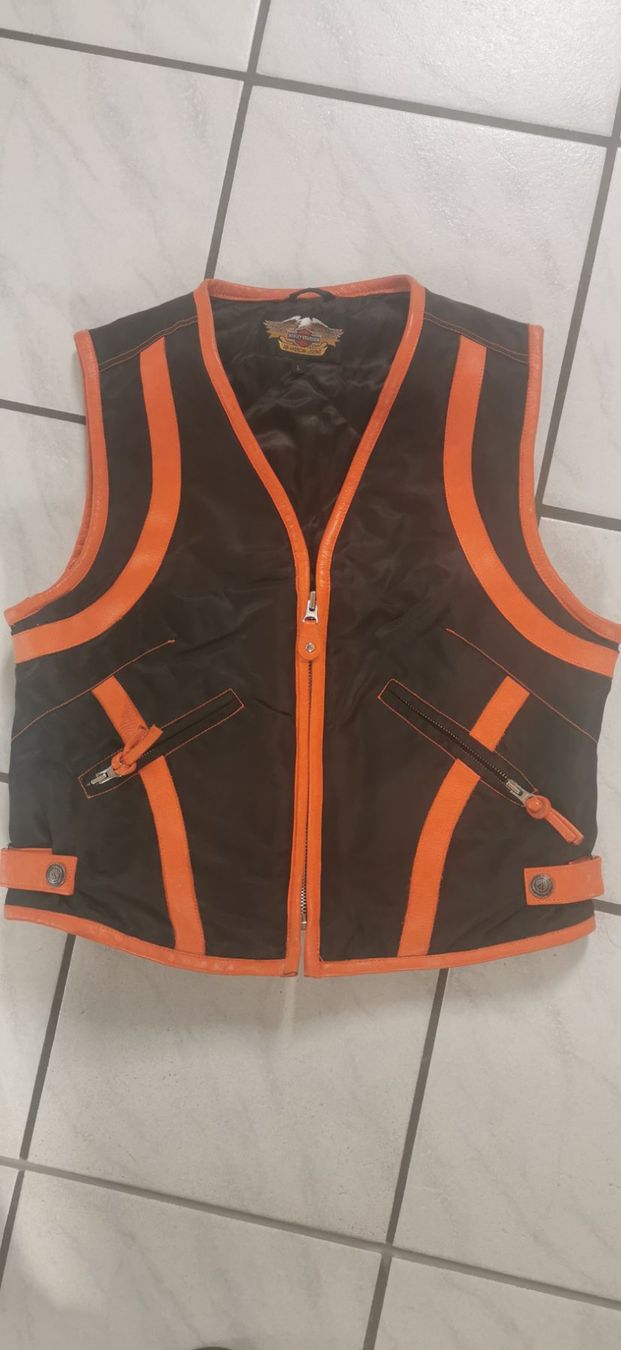 Harley-Davidson Gilets & Westen: Harley Davidson Gilet Damen – Gebraucht aus Hüttikon von ypell