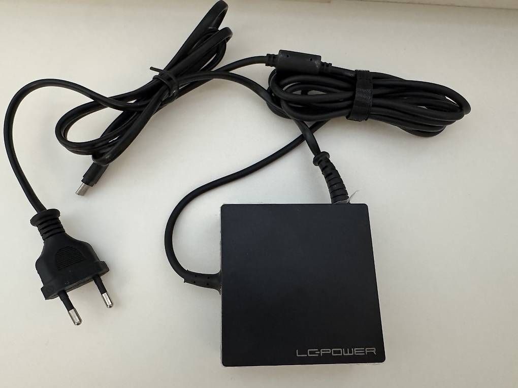 Docking station: Laptop Dockingstation + 90W Netzteil – D'occasion à Zürich par Pper 2