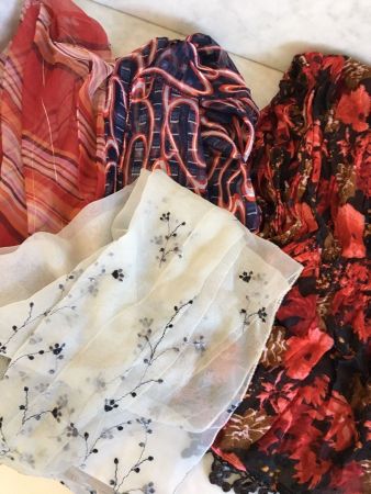 4  Schals Tücher Foulards