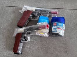 2 Spielzeugpistolen mit 2000 Kugeln 6mm