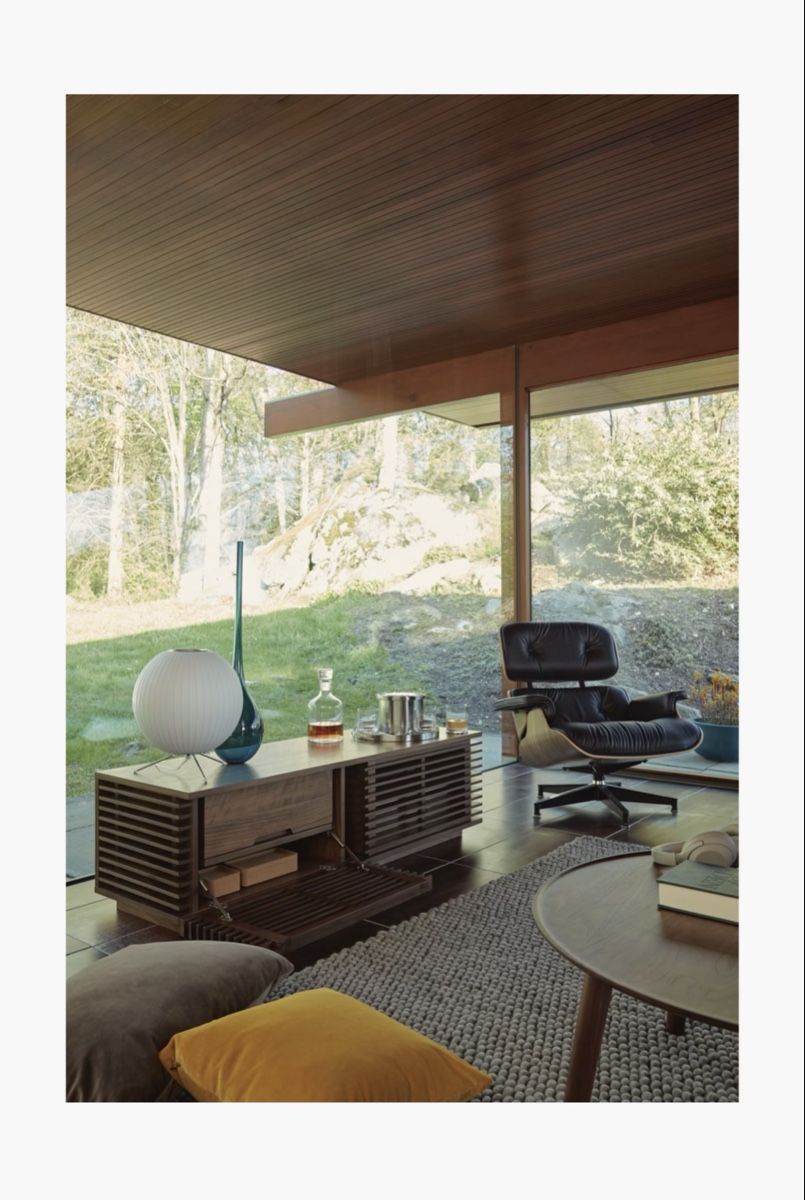 Mobili TV: Line Media Console Walnut wood by Design Within Reach – Usato da Herrliberg venduto da fmo_9hjy 1