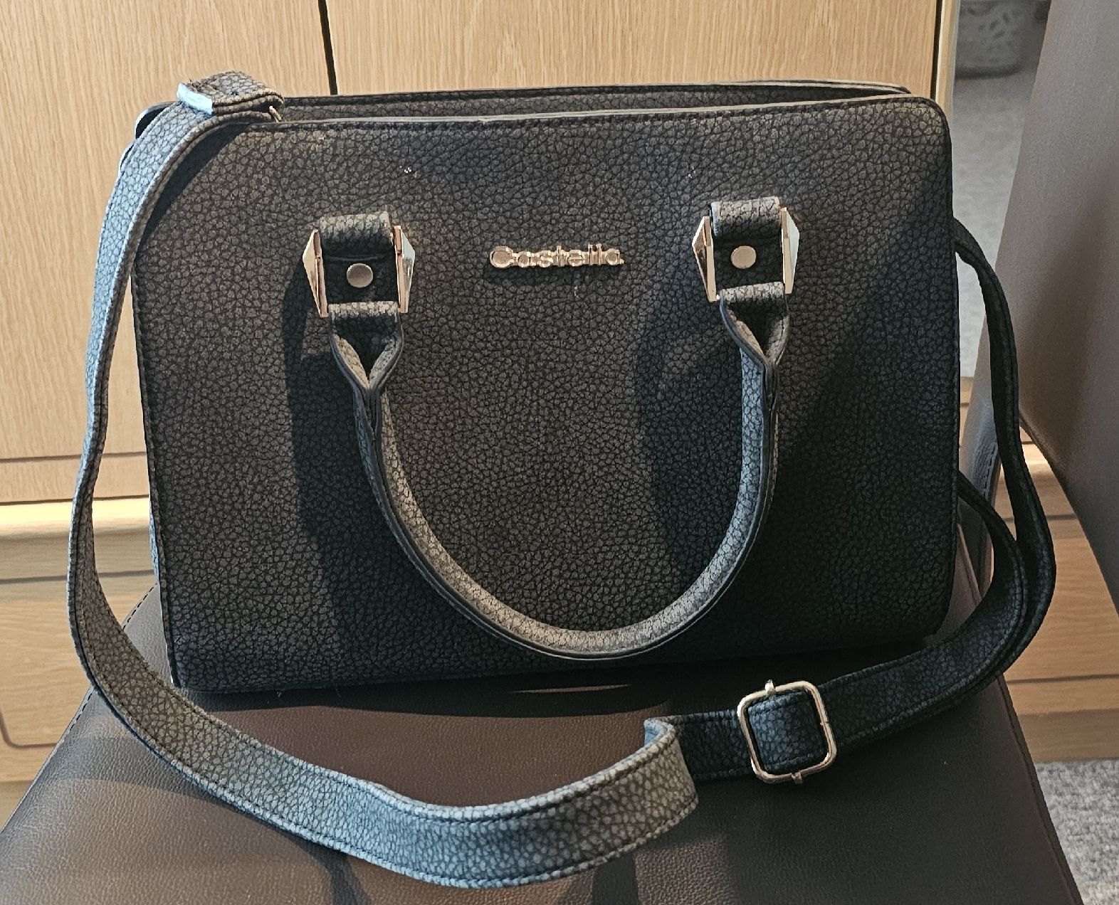 Borse da donna: Henkeltasche mit Schultergurt, anthrazit, top Zustand – Nuovo (secondo la descrizione) da Arbon venduto da Flyaway8