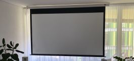 Elite Screens Spectrum elektrische Leinwand 100” 16:9 – 221 