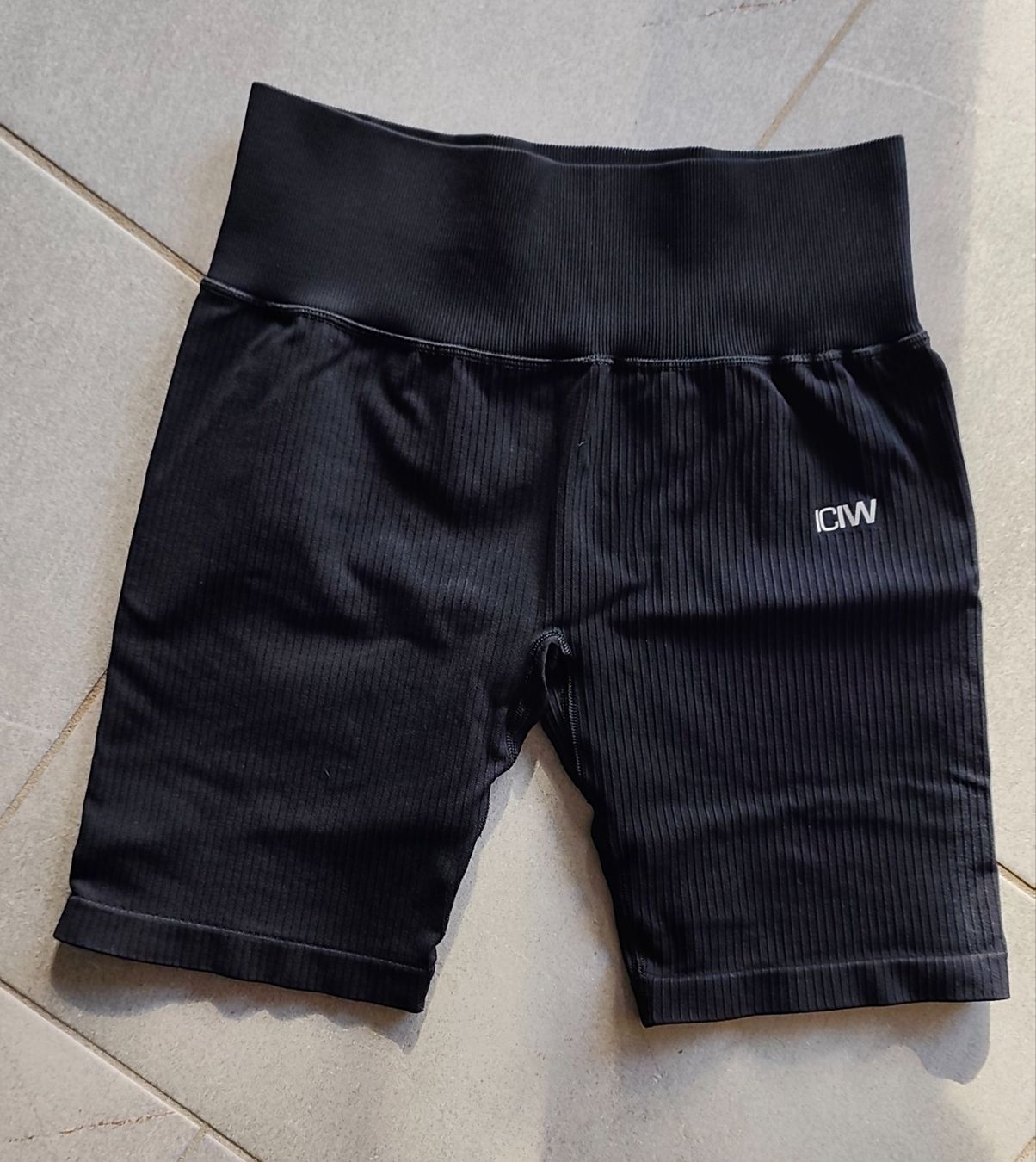 Leggings: Short Icaniwill Neuf M – Neu (gemäss Beschreibung) aus Martigny von Seuph02
