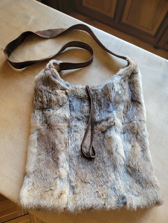 Schöne Globus Tasche, Umhängetasche, echtes Kaninchenfell