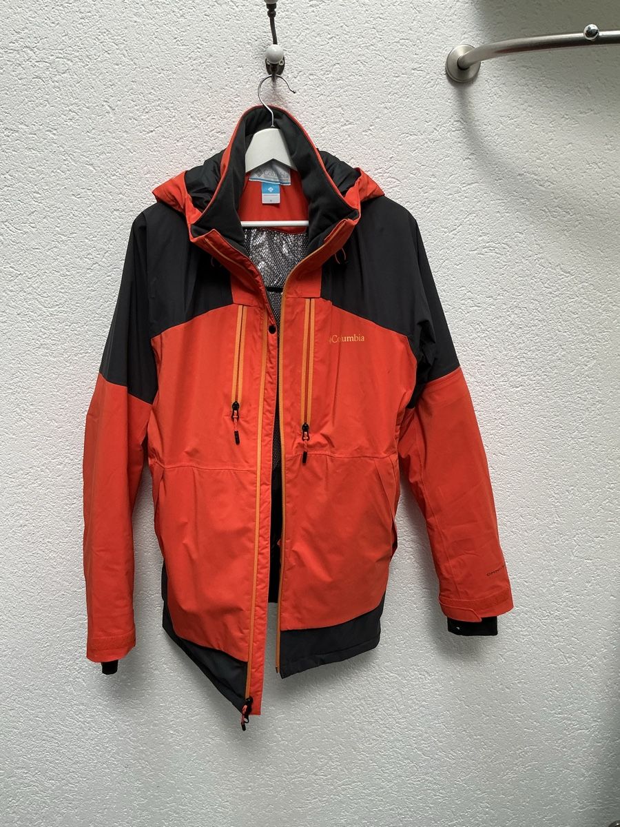 Anzüge: Ski/Snowboard Set DC Hose, POC Protektor, POC Helm – Gebraucht aus Freidorf TG von cla_l7tf 3