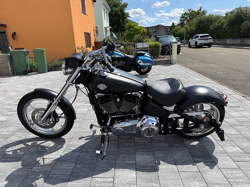 Cruisers: Harley Davidson Rocker C – D'occasion à Muttenz par Mbrunen 1