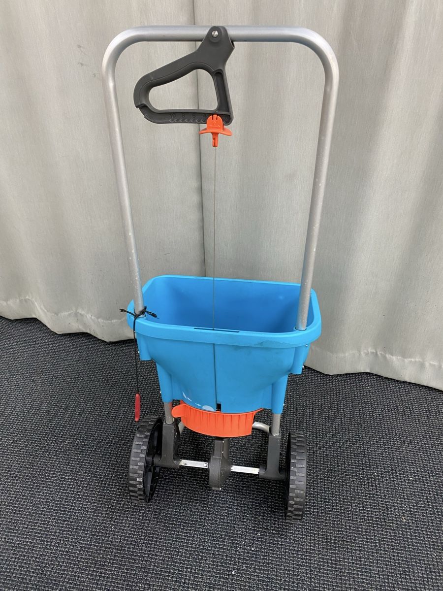 Sonstige Gartengeräte: Gardena Streuwagen – Gebraucht aus Hägglingen von Karin0802