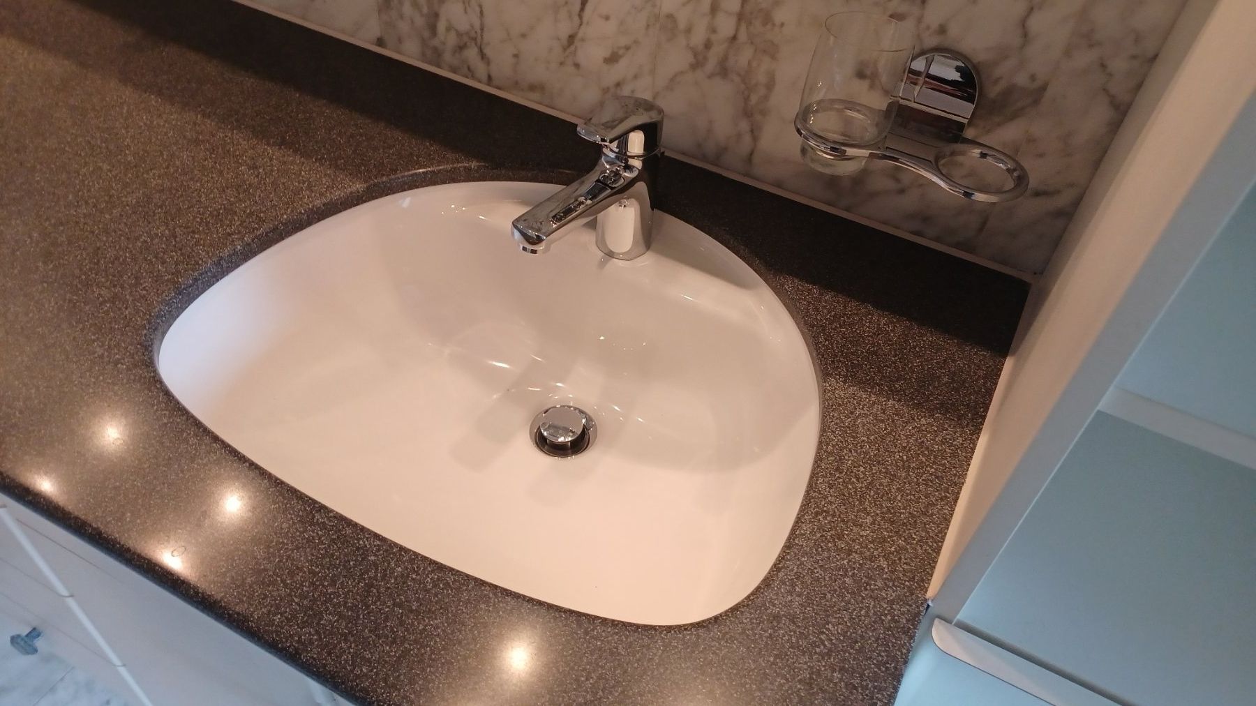 Vasche da bagno: Komplettes Bad Whirlpool Badewanne Eckbadewanne – Usato da Immensee venduto da bubi19 6
