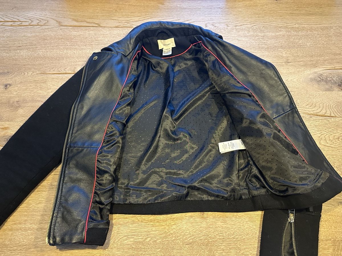Jacken: Veste mi-saison – Gebraucht aus Enney von pet_qd9b 1