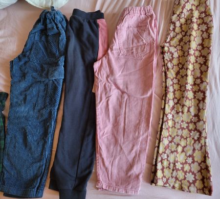 Lot de 4 pantalons pour fille taille 136-140 cm 