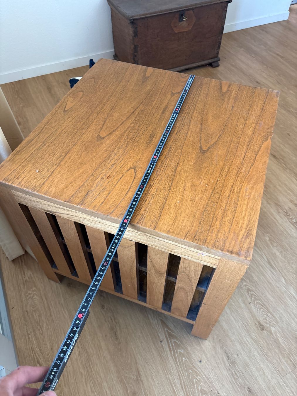 Tische: Wooden side table square with storage shelf acceptable – Gebraucht aus Zürich von Rfanjul 1
