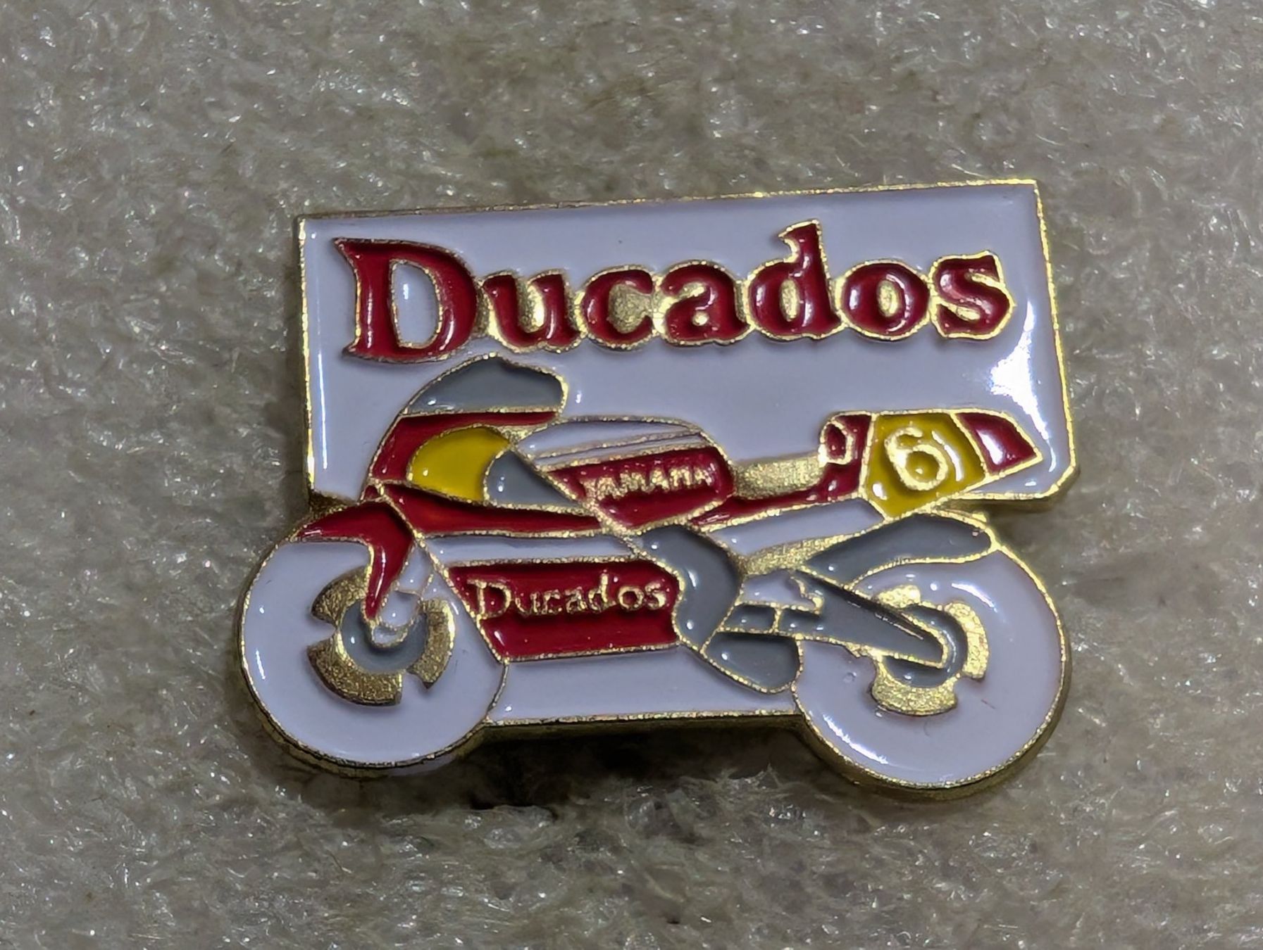 Placchette & Badge: Ansteckpin 143: Ducados – Usato da Oppligen venduto da Pin-Fall-Shop