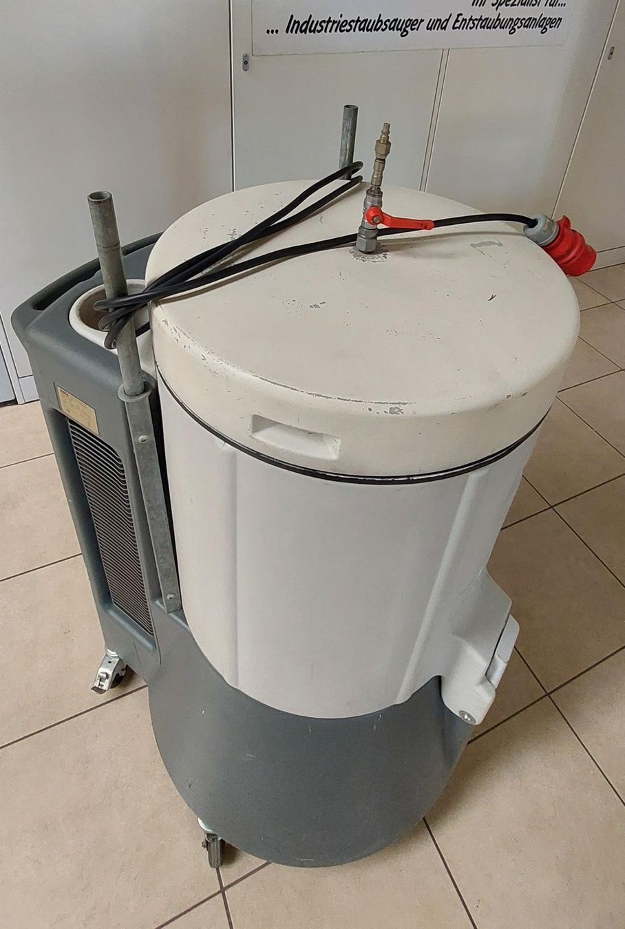Aspirapolveri & Accessori: Industrieabsauganlag ESTA SRF K-15 – Usato da Weite venduto da SEWEITE76 1