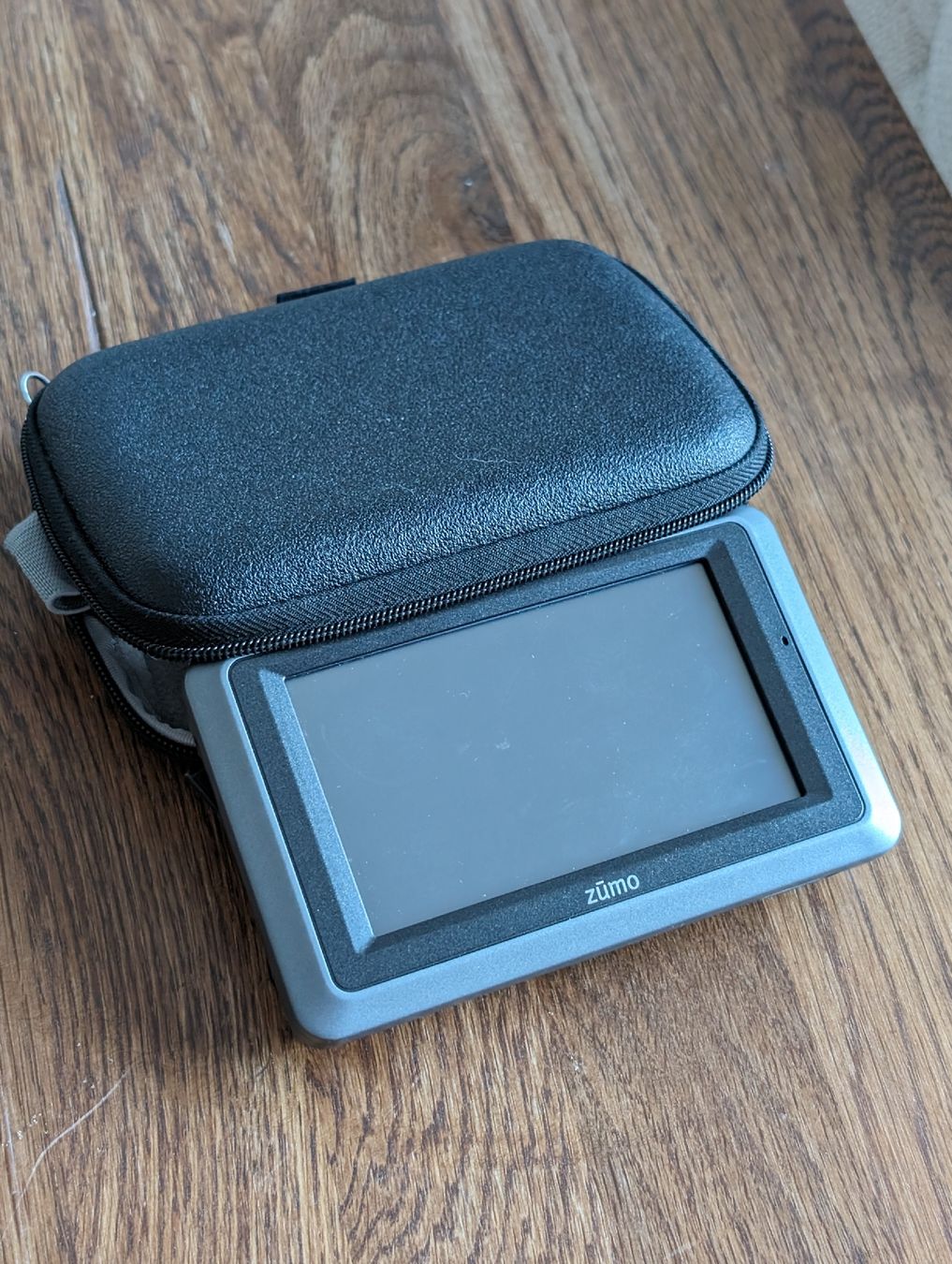 Garmin Navigationsgeräte: Garmin Zumo 660 Navigator  – Gebraucht aus Pfaffhausen von